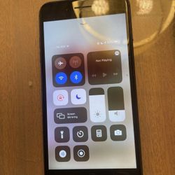 ******Unlocked iPhone 8 Plus****