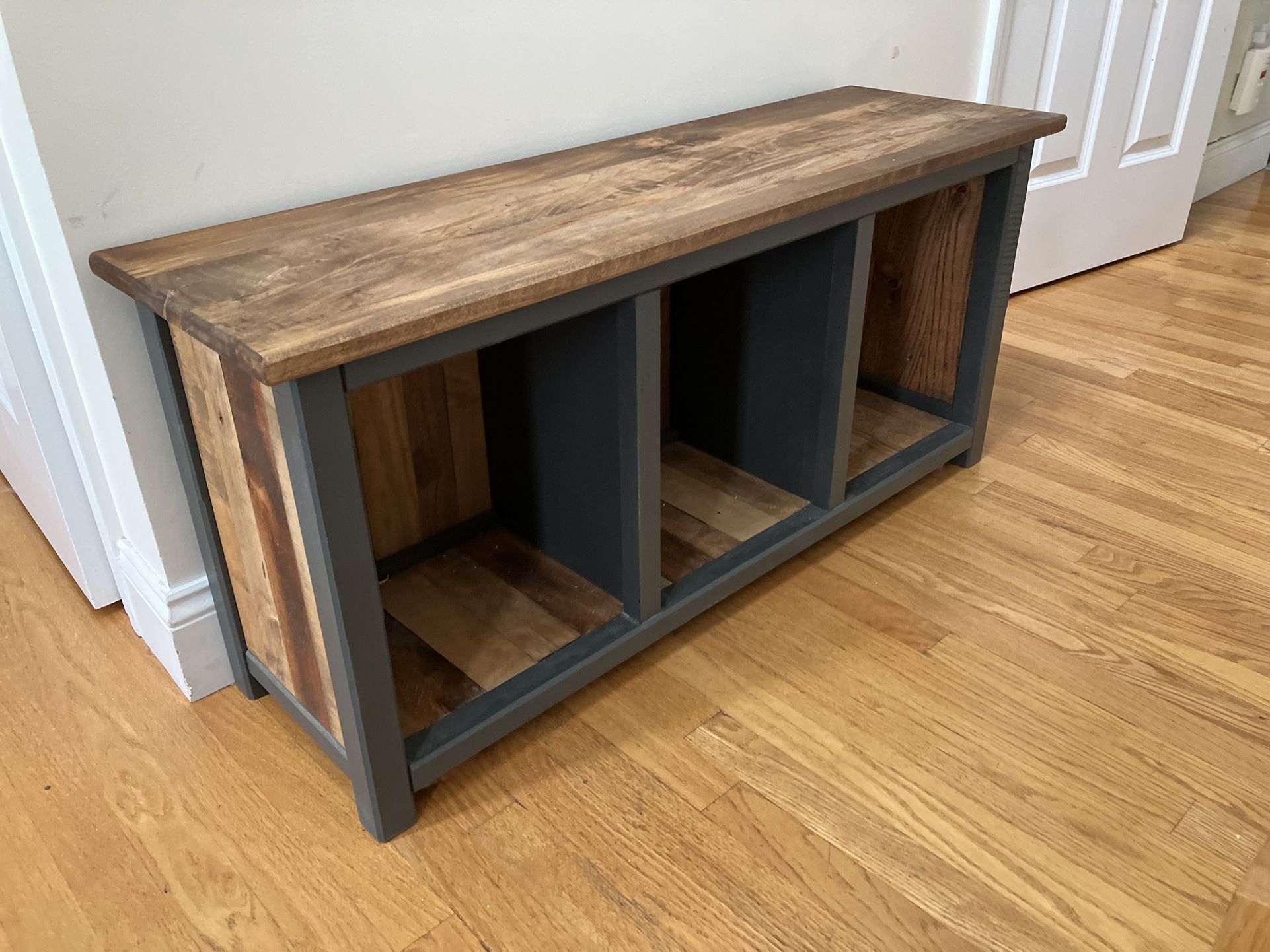 42” Cubby Bench