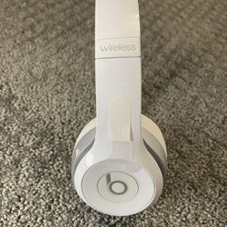 Beats Solo2 Wireless On-Ear Headphones - White
