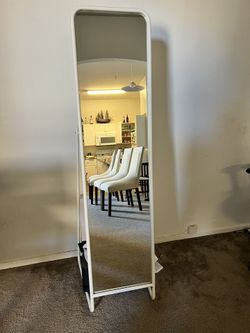 Beautiful Mirror With Hangers