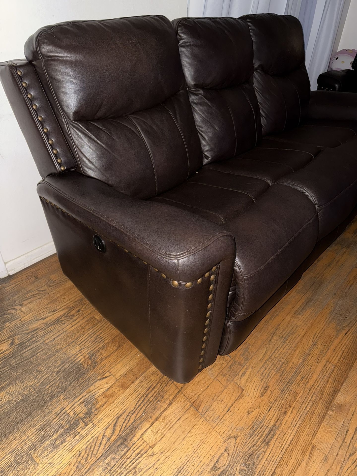 LEATHER RECLINER SOFA
