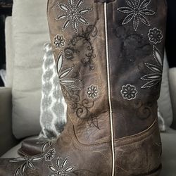 Shyanne’s Women Snip Toe Cowgirl Boots 8.5