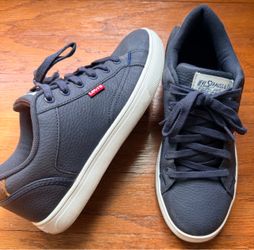 Navy Blue Levi's Low-Top Sneakers