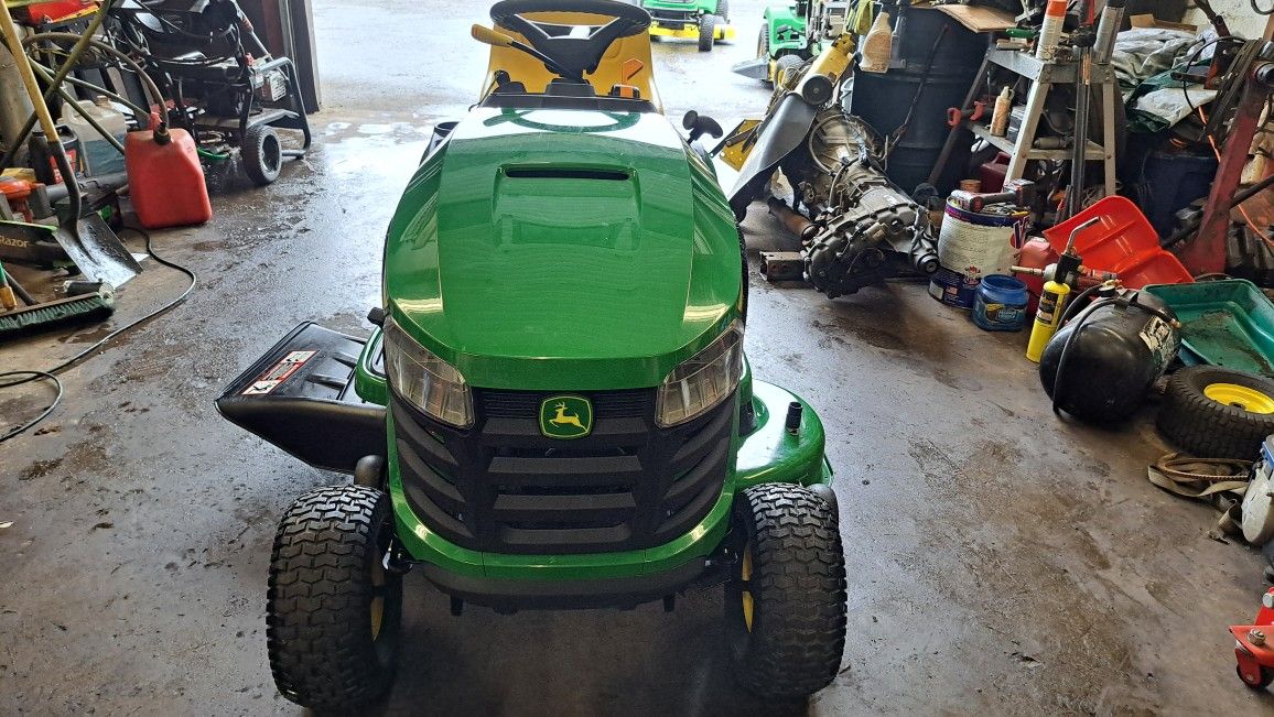 For Sale:2023 John Deere s100 17.5HP with 42" Deck $2,000 has 18hrs comes with a 60 day warranty.