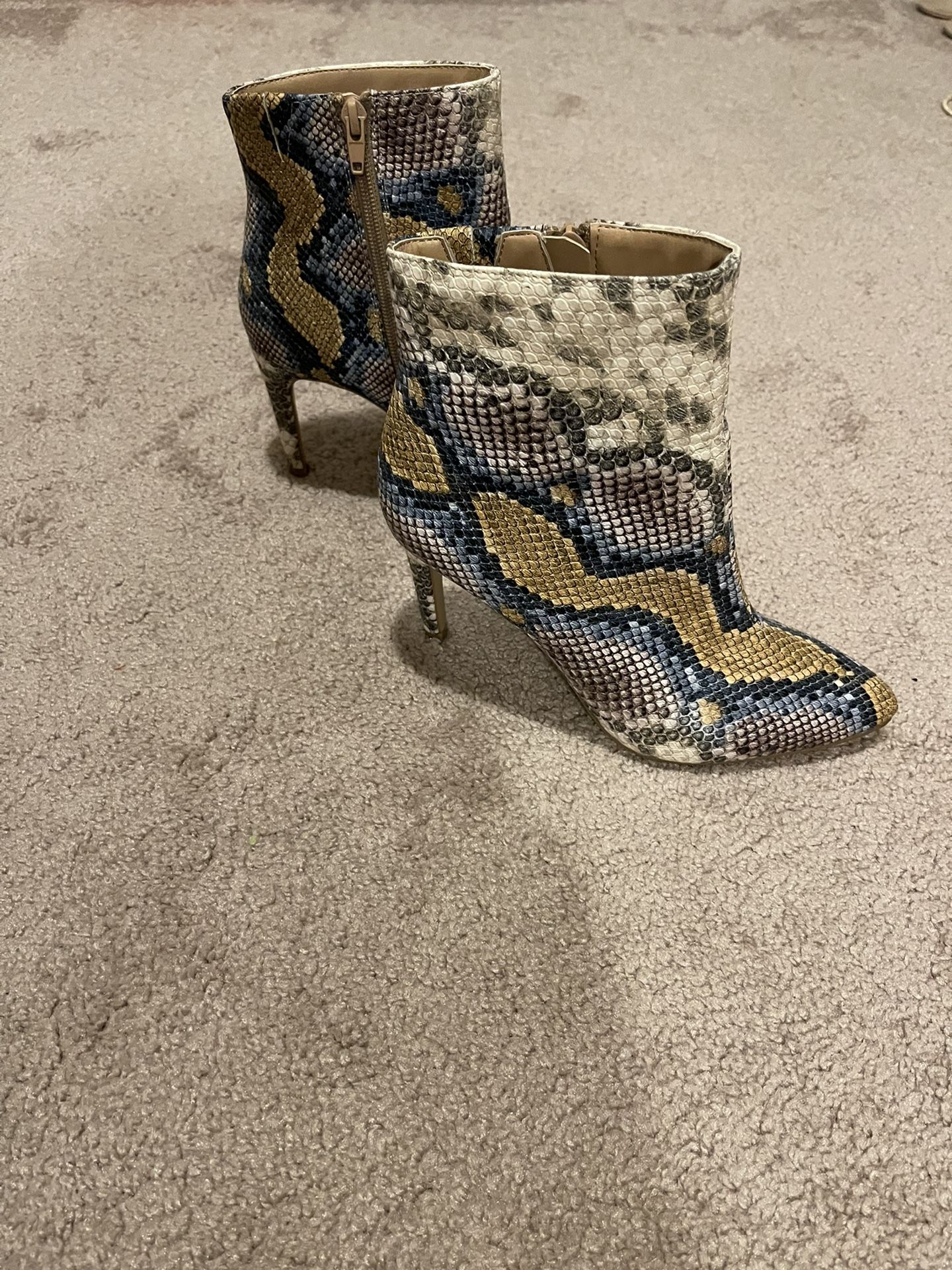 EXPRESS Faux Snake Skin Booties Size 7  