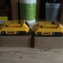 DEWALT 20V MAX Battery, Compact 2.0Ah