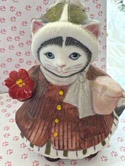 Kitty Cucumber Ellie Snowball Time figurine
