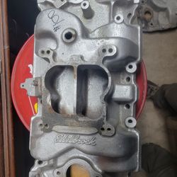 Edelbrock 2101 Sm Blk Chevy Intake Manifold
