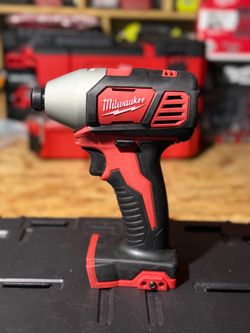 Milwaukee M18 18V Lithium-lon Cordless 1/4 in. Hex Impact Driver (Tool-Only)