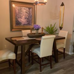 Beautiful Wood Dining Set With 4 Chairs And Extension Leaf For More Seating. Moral Wear And Tear But In A Great Condition 