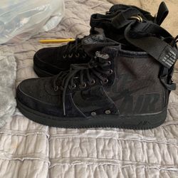 Nike Sf AF 1 Mid Sz 9.5