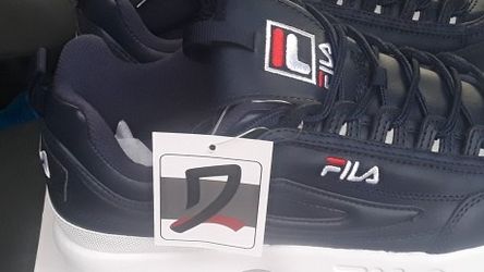 MEN FILA SNEAKERS SIZE 11 BRAND NEW