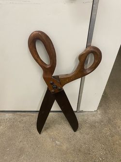 Scissor wall decor