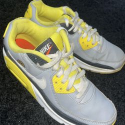 Nike Pro Max Go The Extra Smile size 7Y