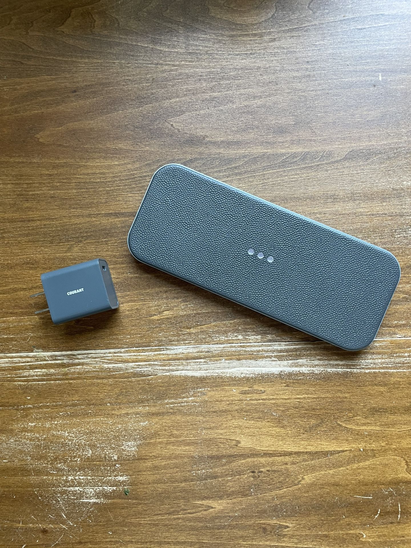 Wireless Charger Courant Catch 2 For iPhone, Galaxy’s, and AirPods