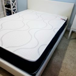 NEW Full-Size MATTRESS and BOX SPRING. Bed frame not included👍