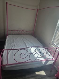 Girls Pink Bed 
