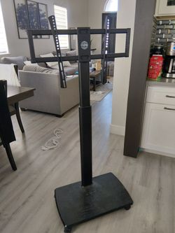 Rolling tv stand