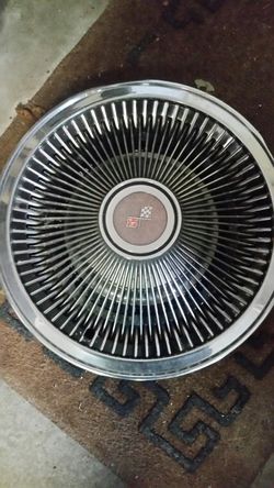 Corvette hubcaps