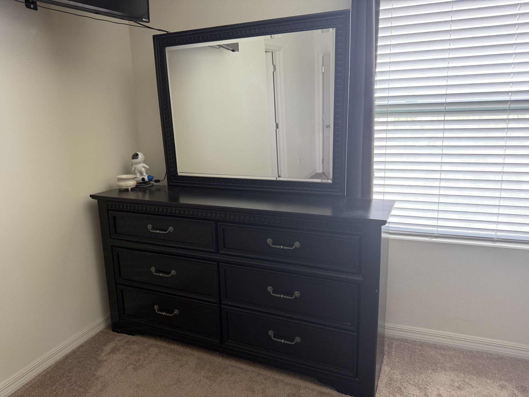 6-Drawer Dresser with Mirror – Black Finish