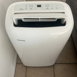 115-Volt Portable Air Conditioner w/ Dehumidifier & Remote Control 