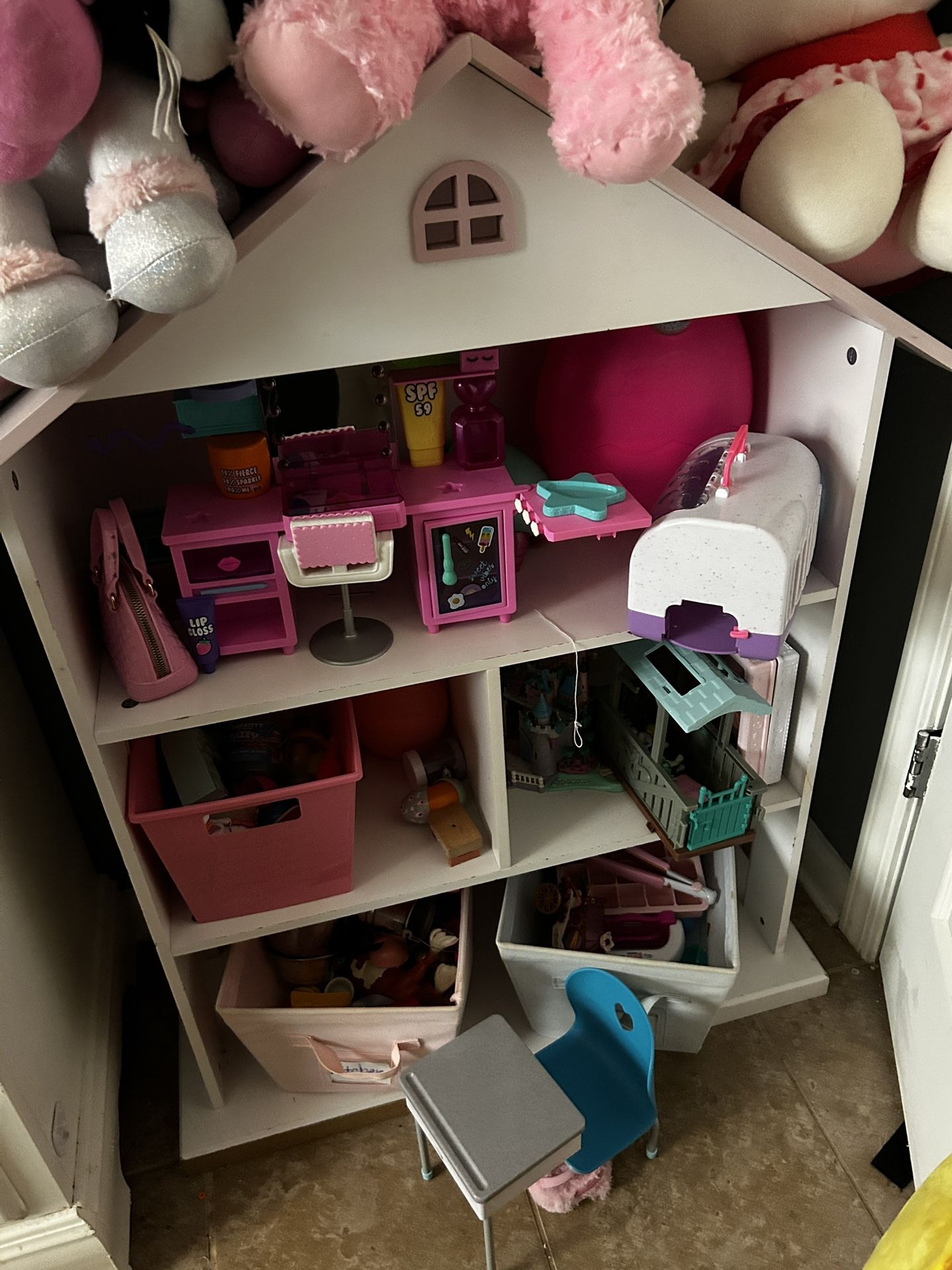 Wood Doll house