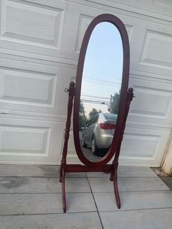 Traditional Queen Anne Style Wood Floor Cheval Mirror