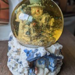 Vintage Snow globe Kmart Snowglobe Music Box Wind Up Works Well Winter Merry Christmas Xmas Gift 