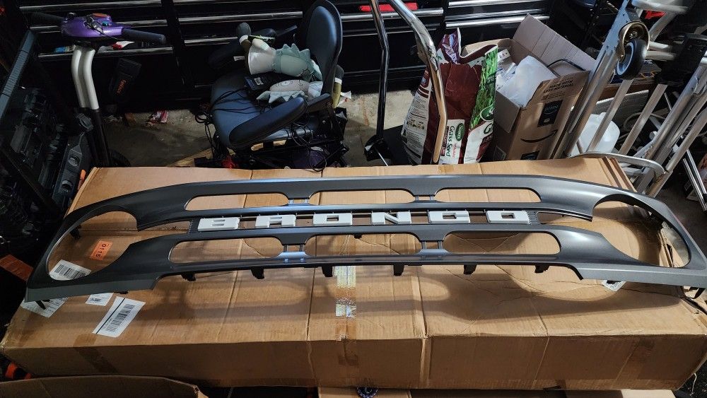 Ford Bronco 2024 Grille