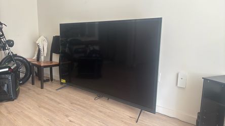 86” 4K Smart TV – Cracked Screen