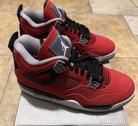 Jordan 4s