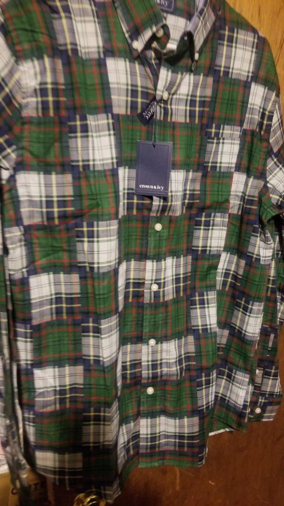 Mens Dress Shirt. size Medium