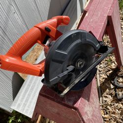 Saw Black And Dacker