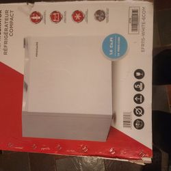 Frigidaire Compact Mini Refrigerator 