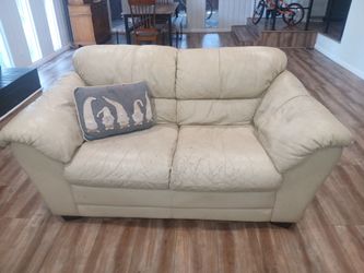 Couch & love seat set