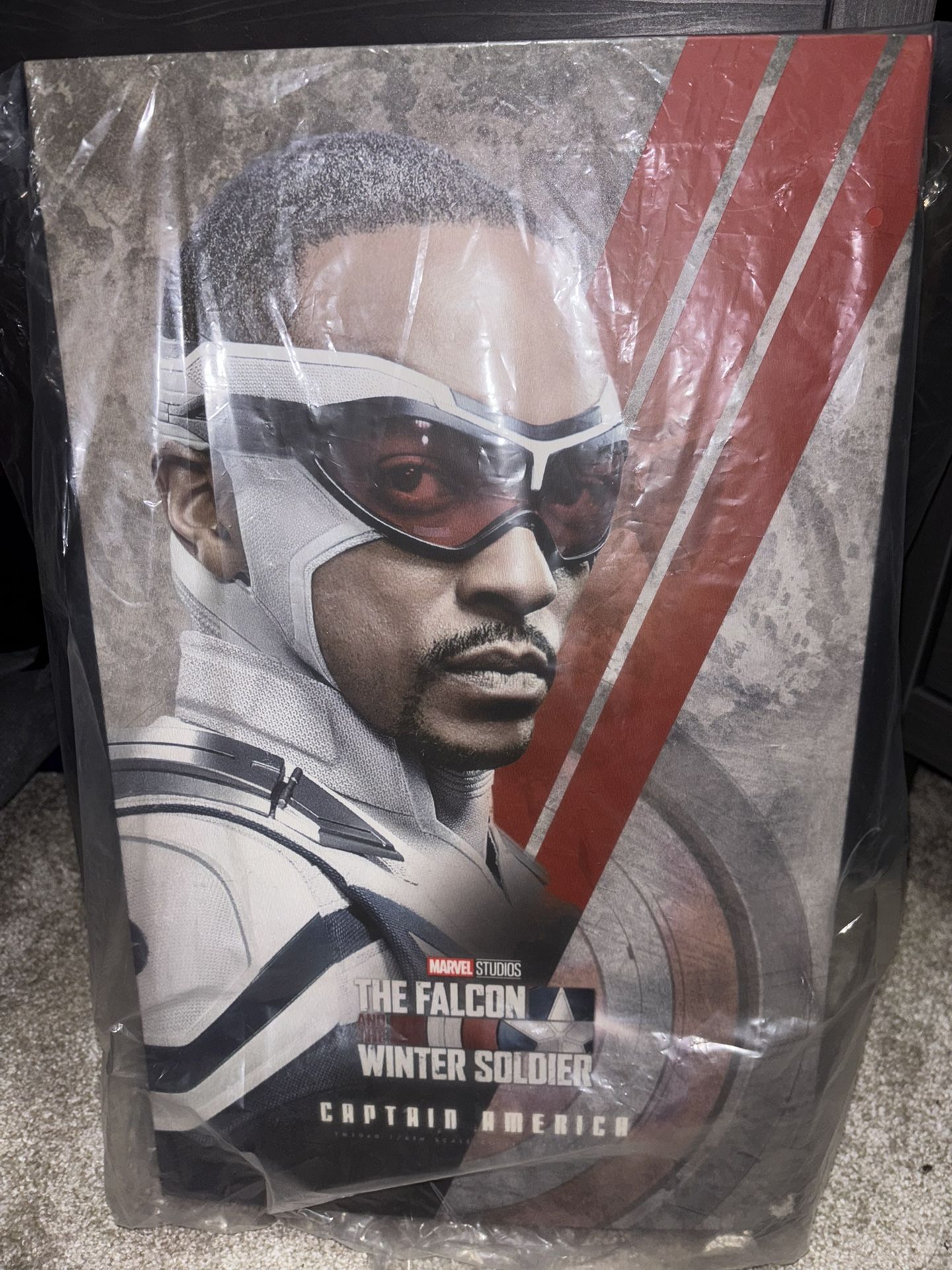 Captain America The Falcon By Hot Toys 