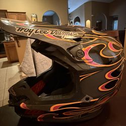 TLD SE5 Helmet Size Xl