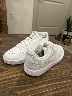 Nike Mens Size 9.5