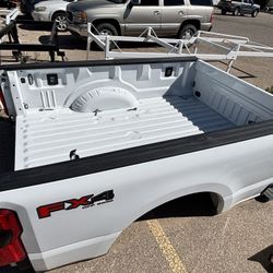 23-25 Ford F250 FX4 Super Duty 8’ long truck bed. 