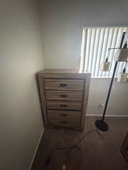 Queen Bed Set with Dresser’s and Lamp
