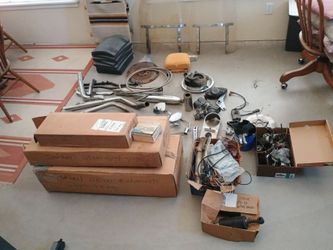 Assorted old Harley parts  sold as lot