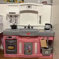 Step 2 Kids Kitchen 