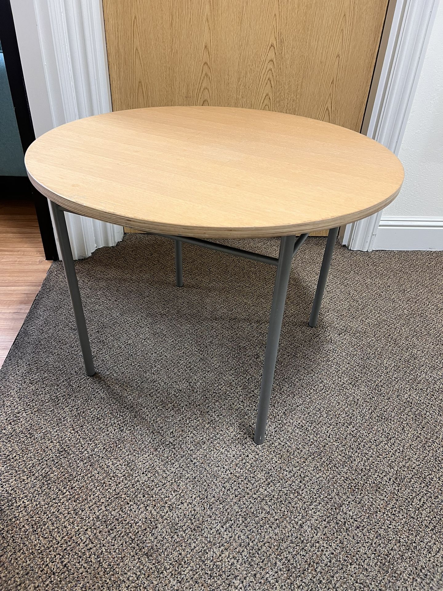 Round Table