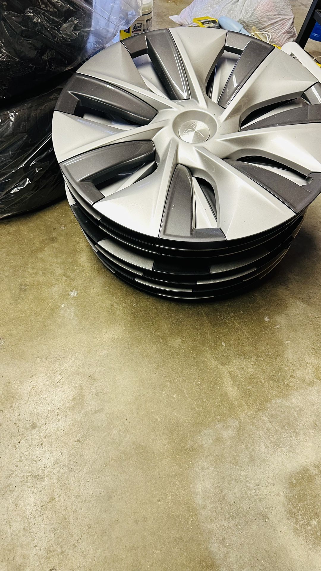 Tesla Y Rim Cups