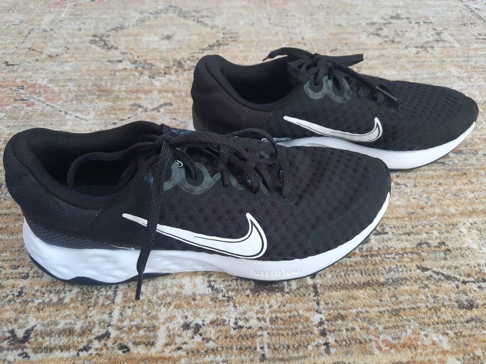 Nike Renew Ride 3 Sneaker
