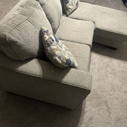 SMALL SECTIONAL SOFA 