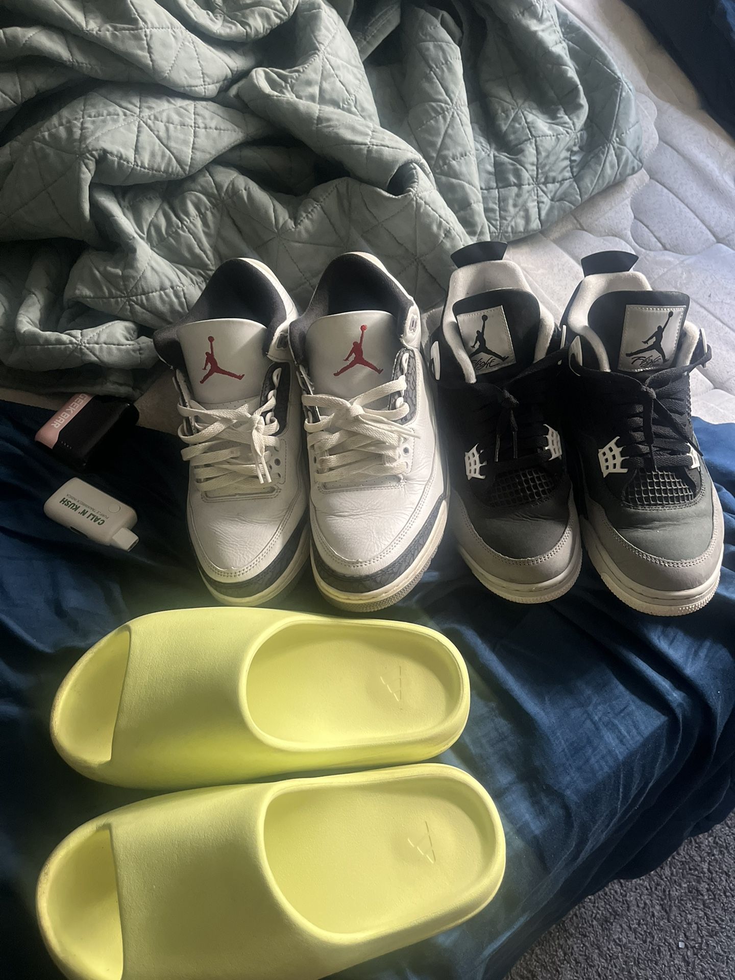 300$ For All Jordan 3, Jordan 4, Yeezy Slides 