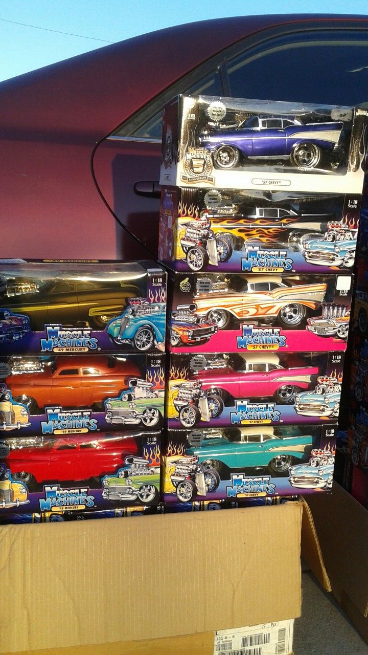 Muscle Machines 1/18 scale diecast 57 Chevy, 49 Mercury, 1:18 scale die-cast
