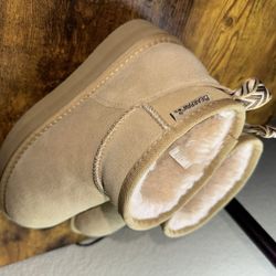 Bearpaw platform booties