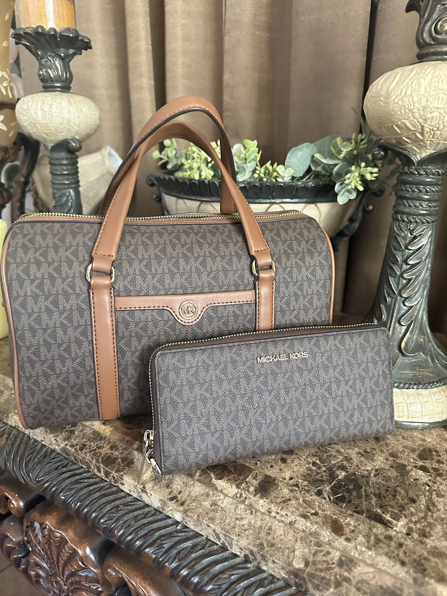 Michael Kors Purse & Wallet 